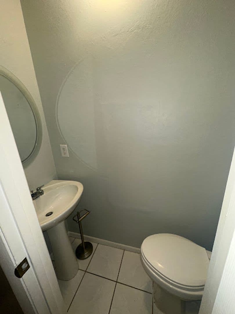 Deland Townhome: 621 W Indiana Ave