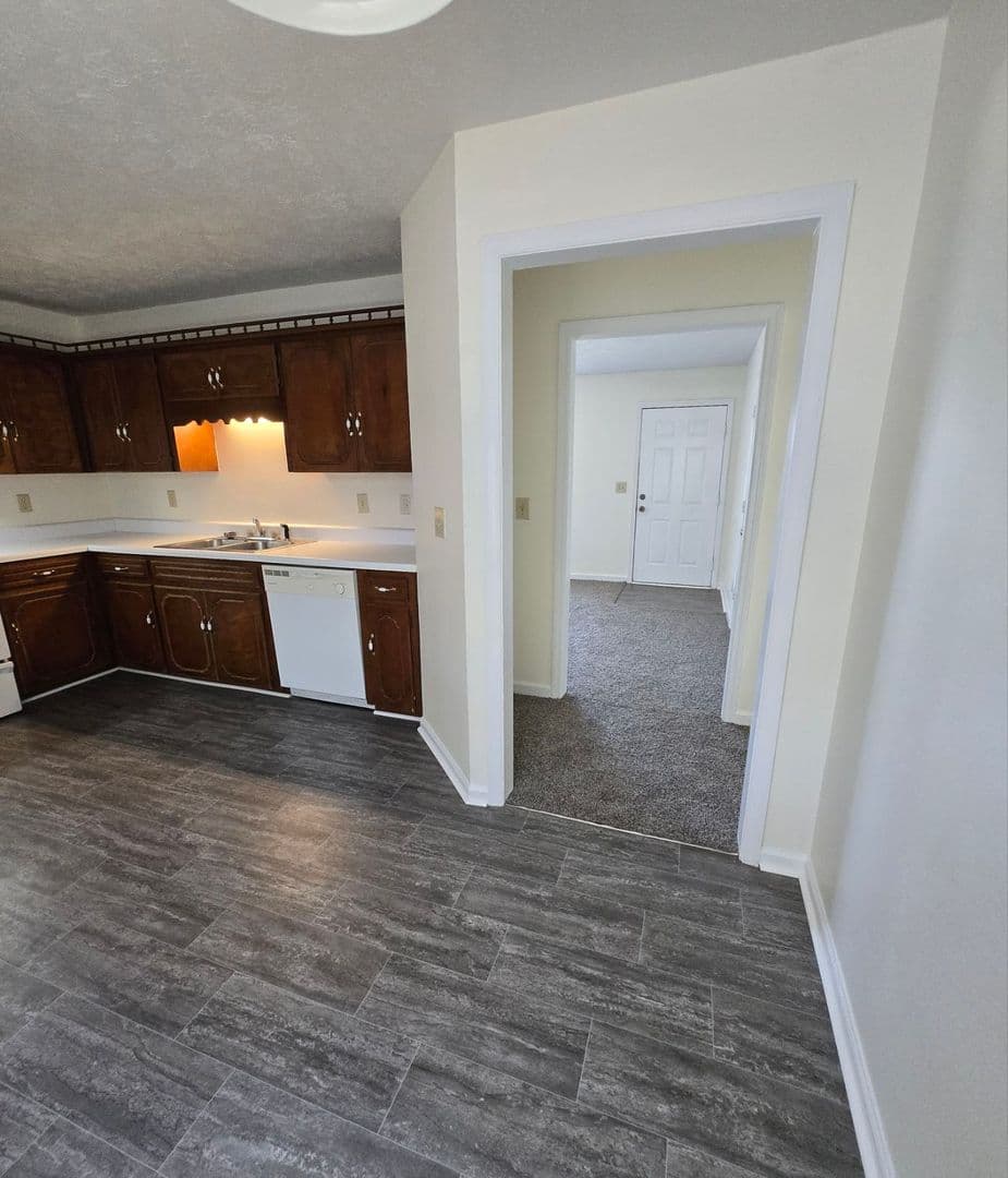 Anniston House: 5382 Whisperwood Ct