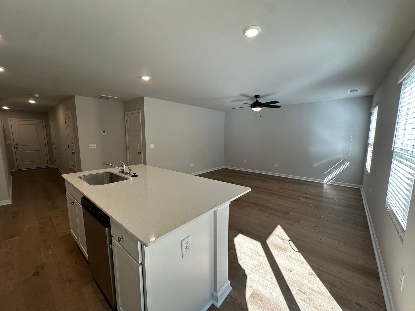 Lincoln House: 222 River Rock St