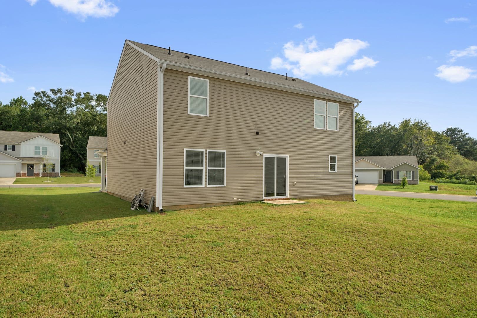 Lincoln House: 236 Orchid Ln