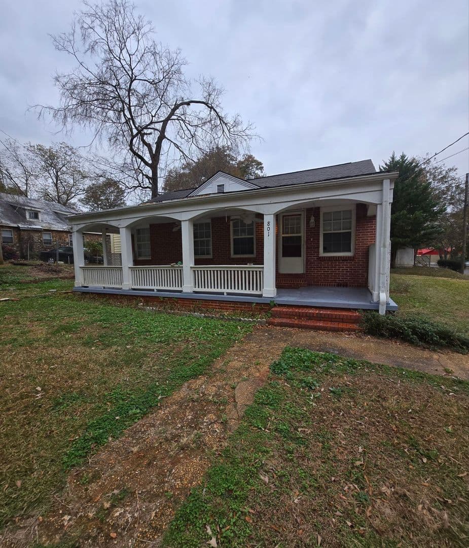 Talladega House: 801 Walnut St