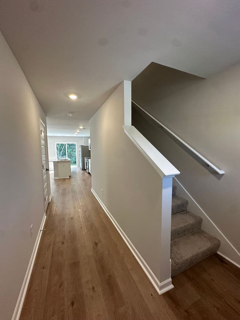 Lincoln House: 222 River Rock St