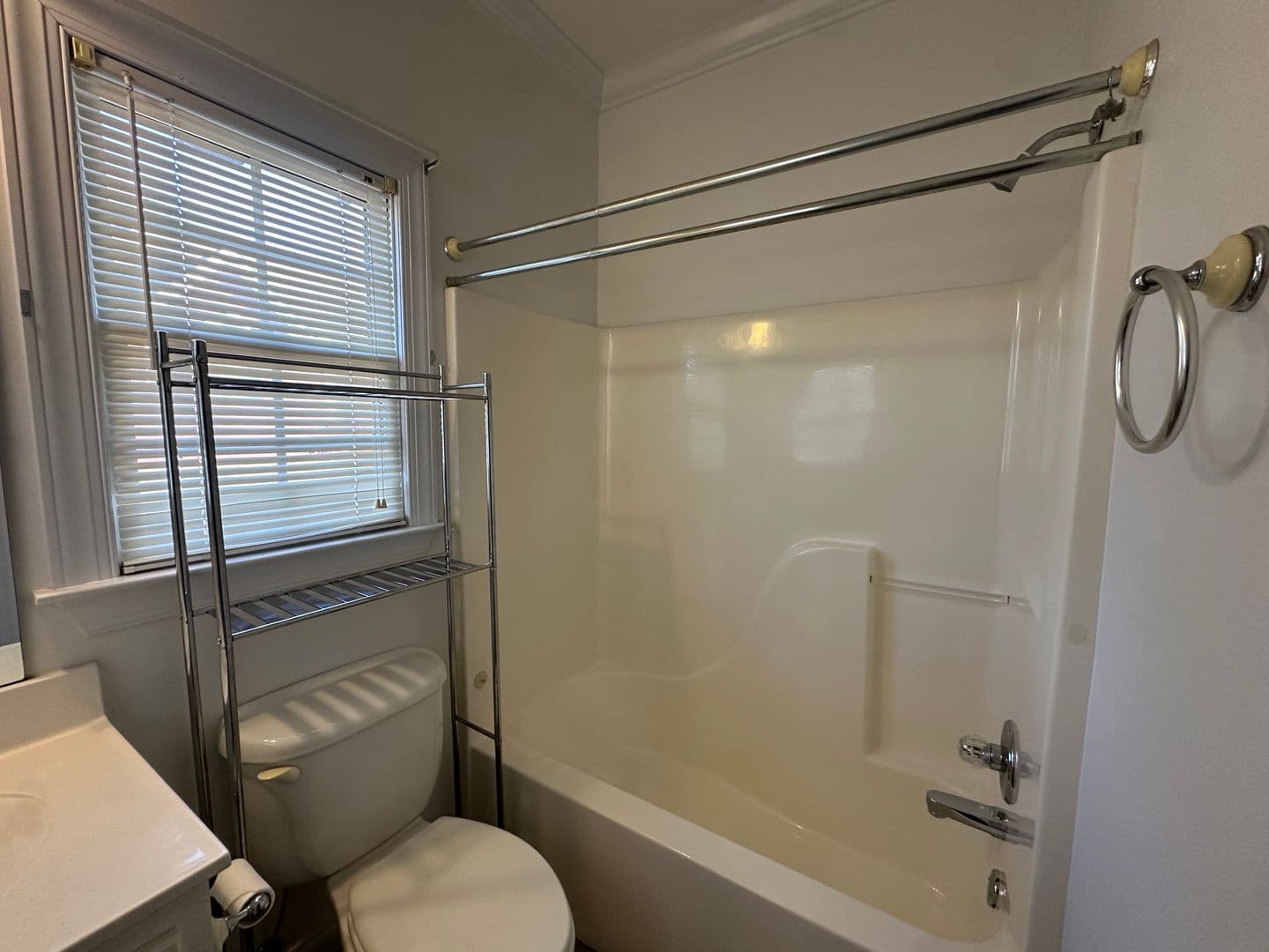 Jacksonville House: 1012 Carrie Court