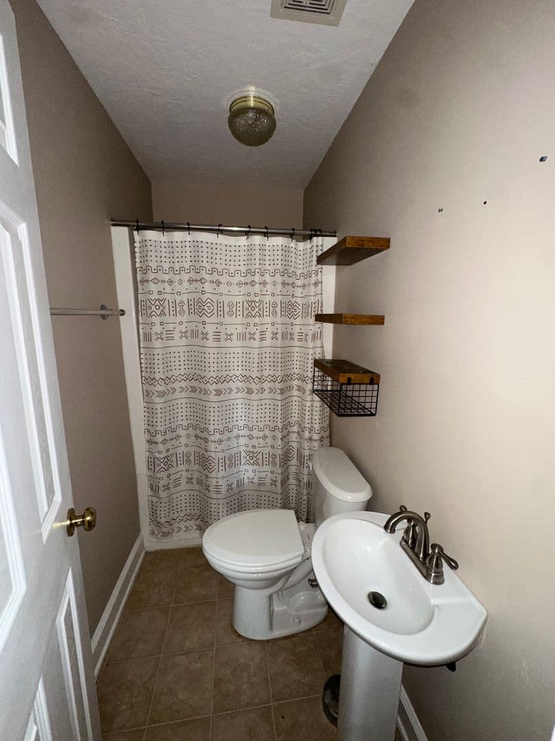 Jacksonville House: 1012 Carrie Court
