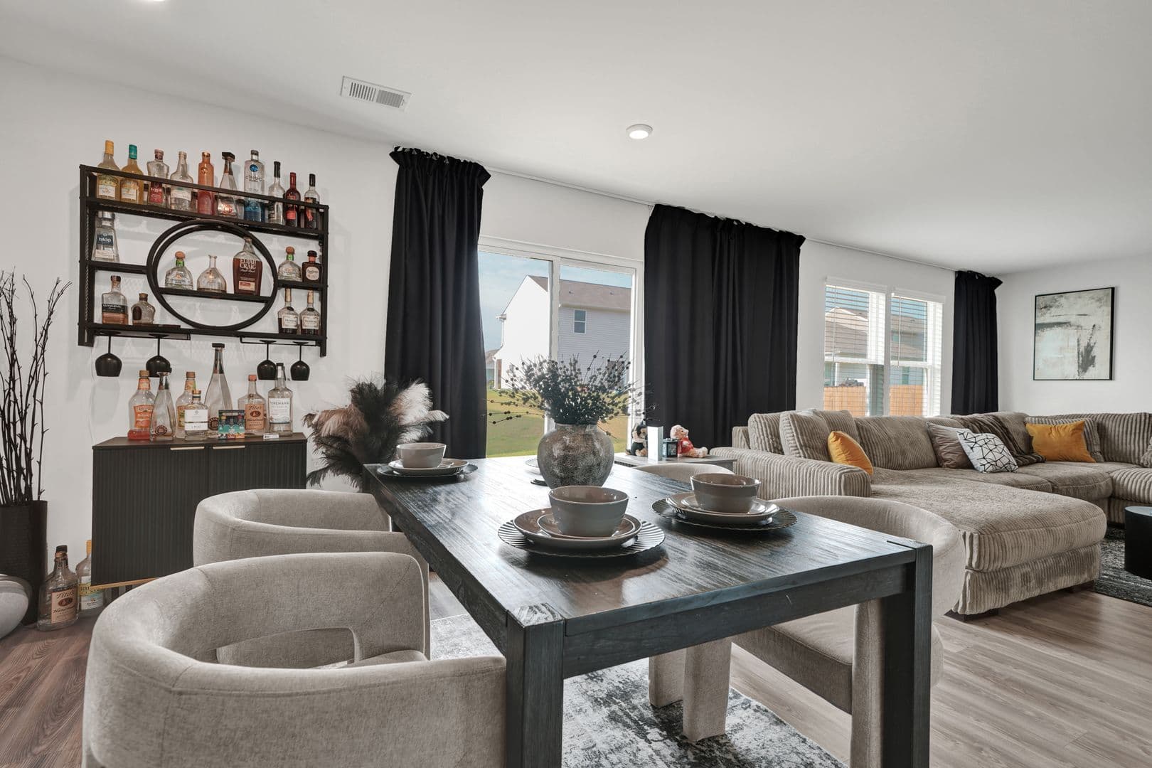 Lincoln House: 236 Orchid Ln