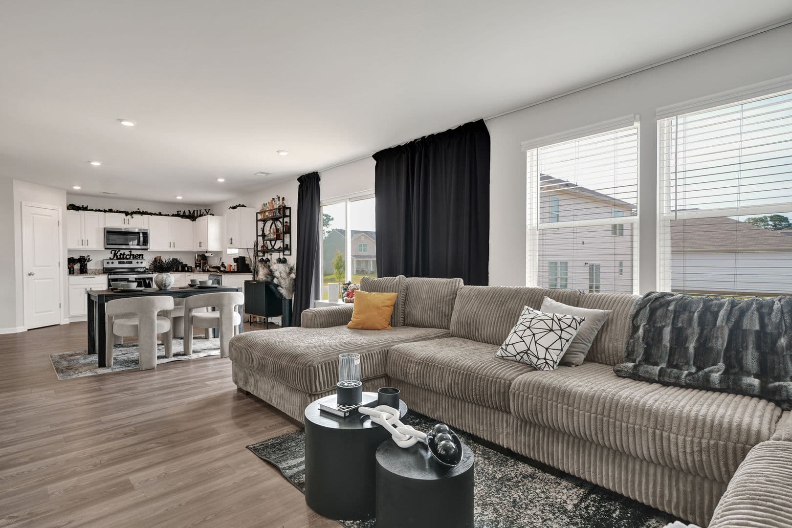 Lincoln House: 236 Orchid Ln
