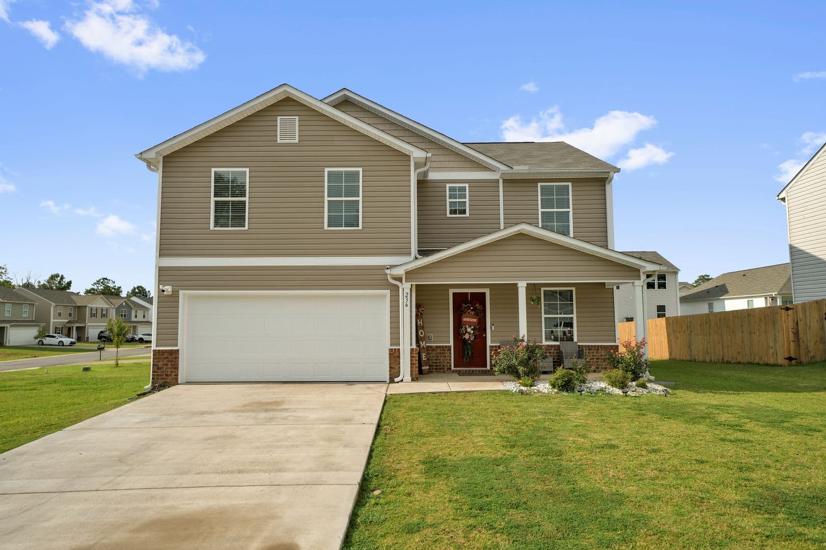 Lincoln House: 236 Orchid Ln