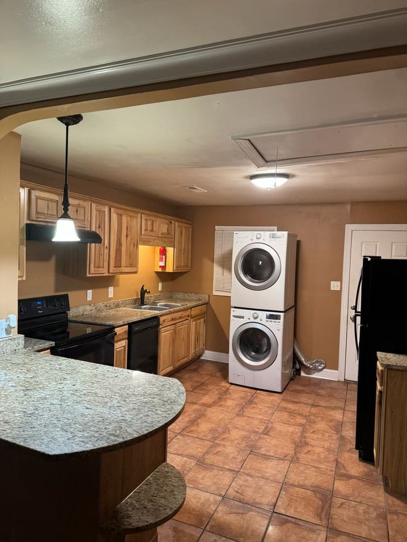 Gadsden House: 1309 Hoke St