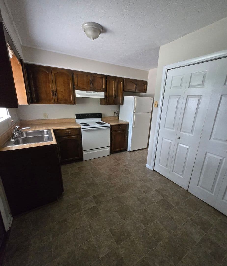 Jacksonville Apartment: 215 Parris Street SE