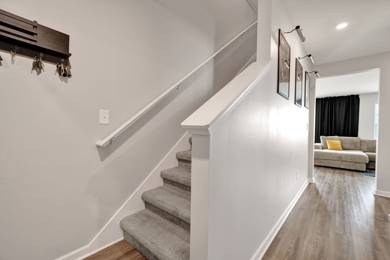 Lincoln House: 236 Orchid Ln