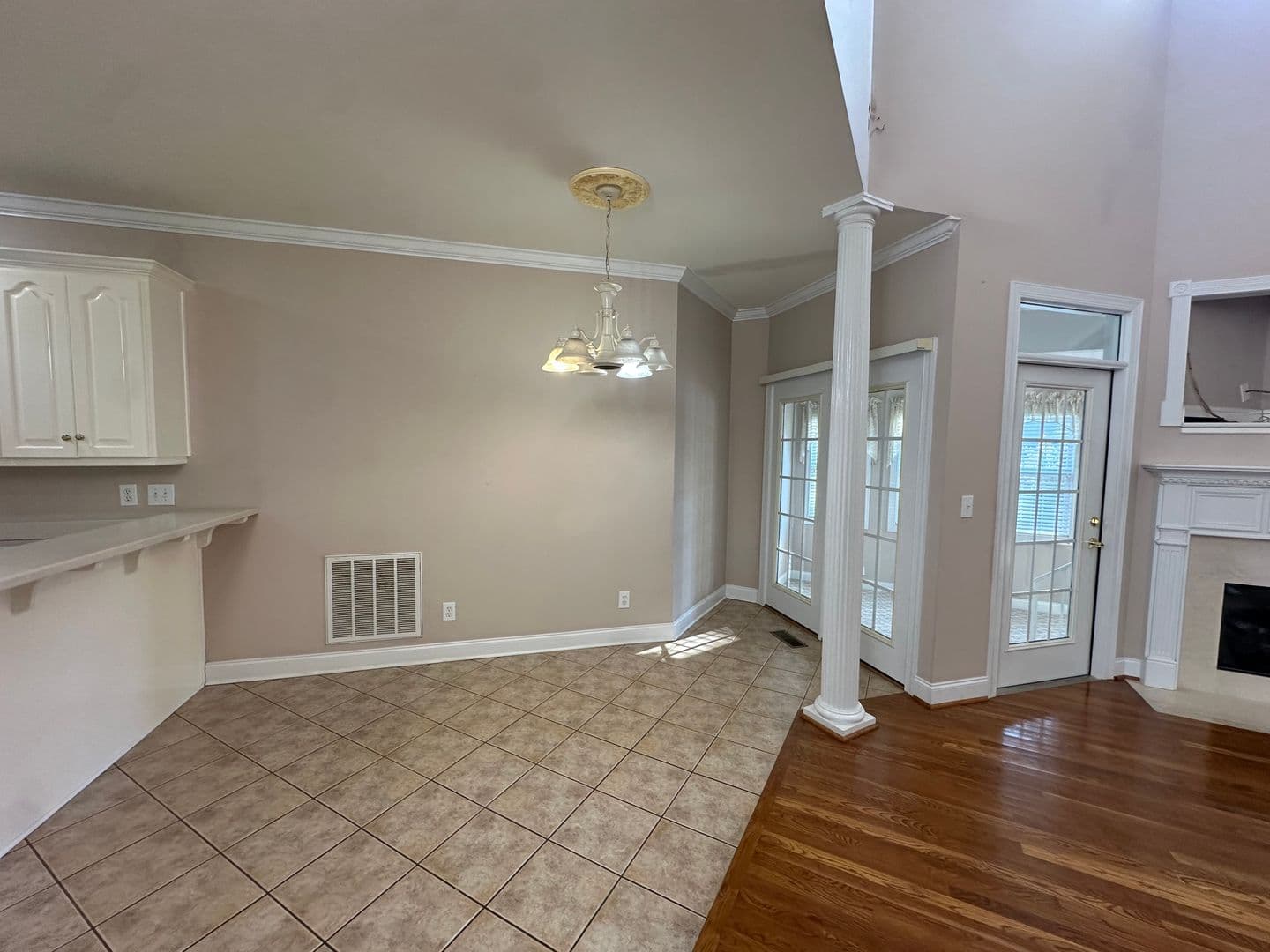 Jacksonville House: 1012 Carrie Court