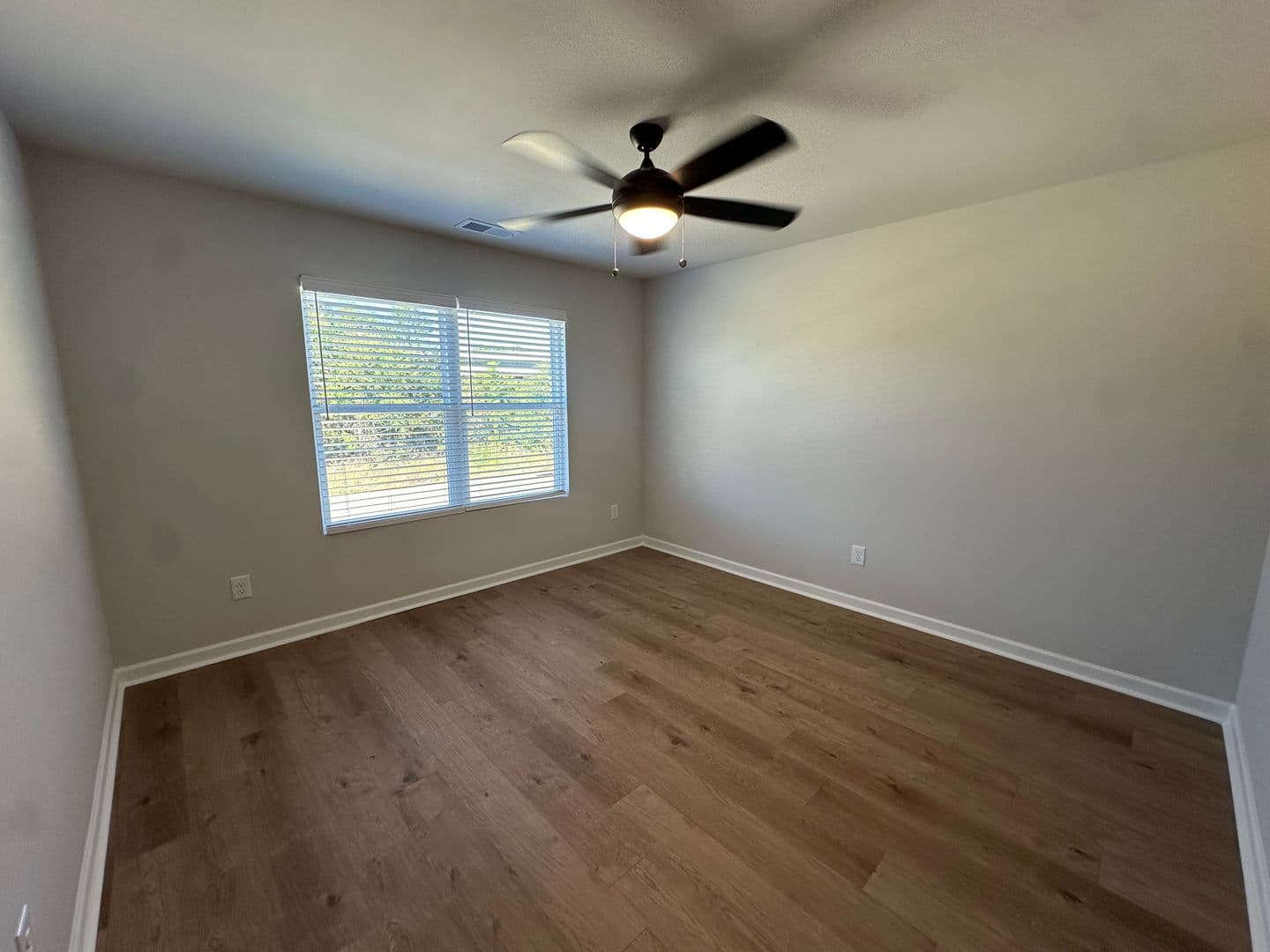 Lincoln House: 222 River Rock St