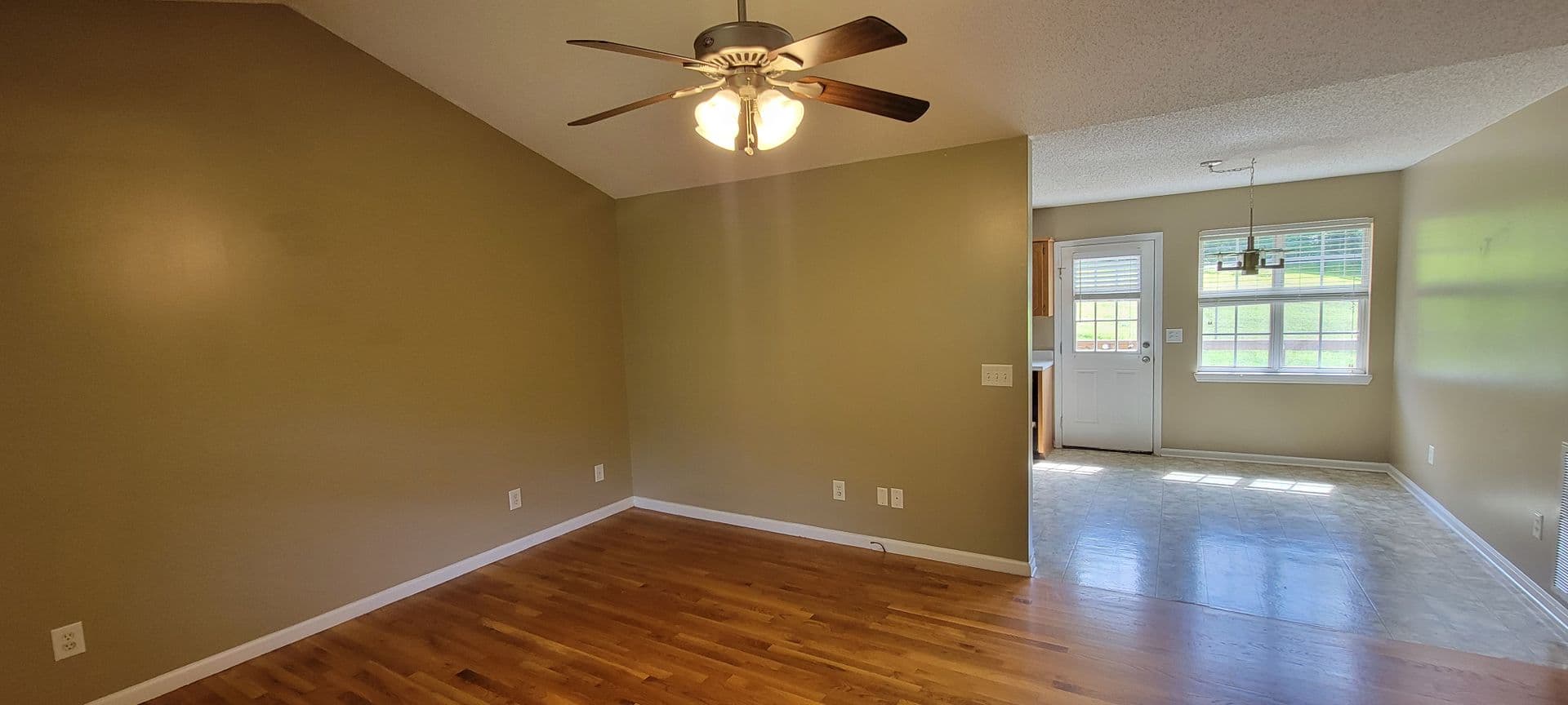 Jacksonville House: 968 Littlejohn Rd