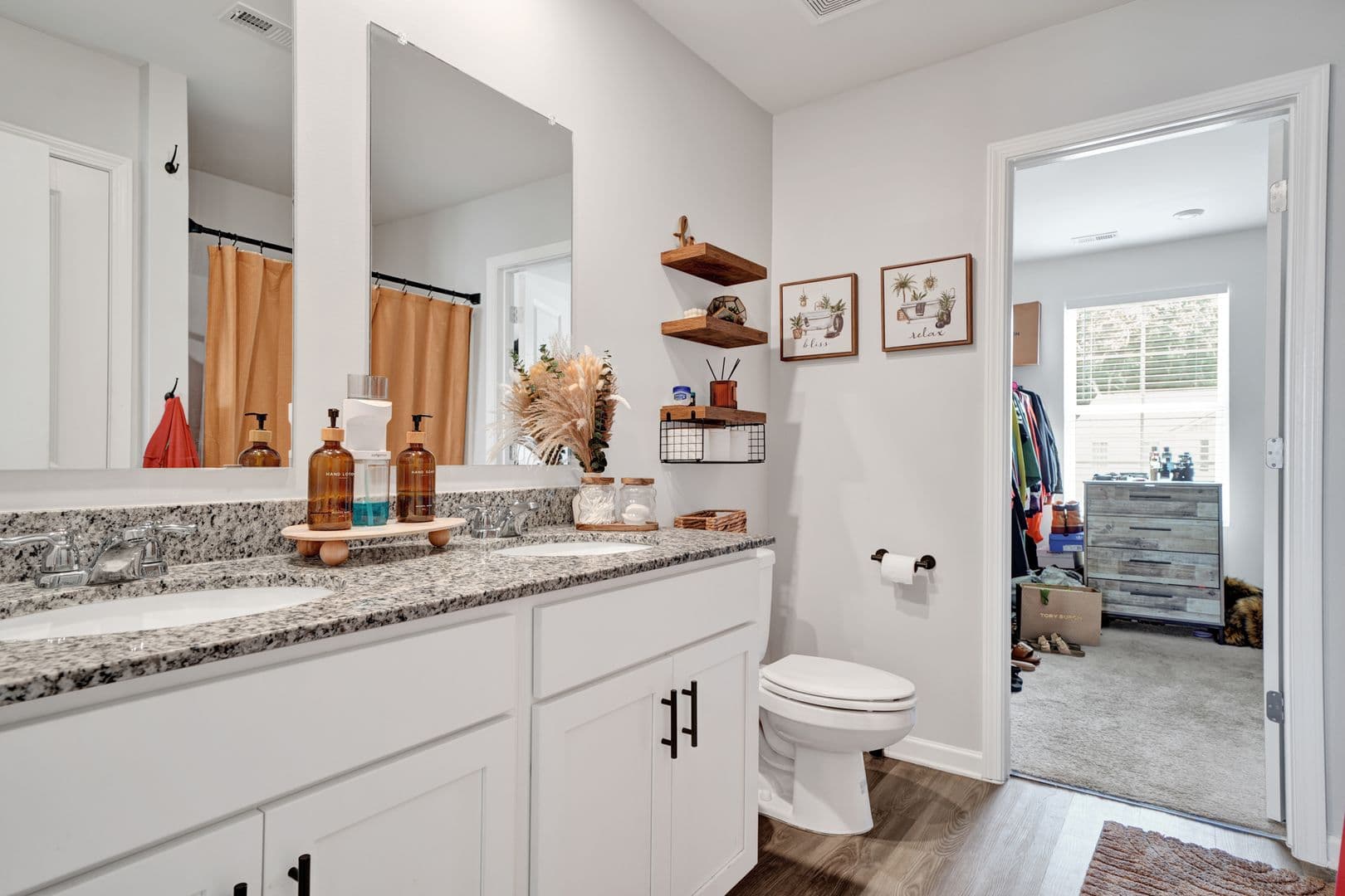 Lincoln House: 236 Orchid Ln