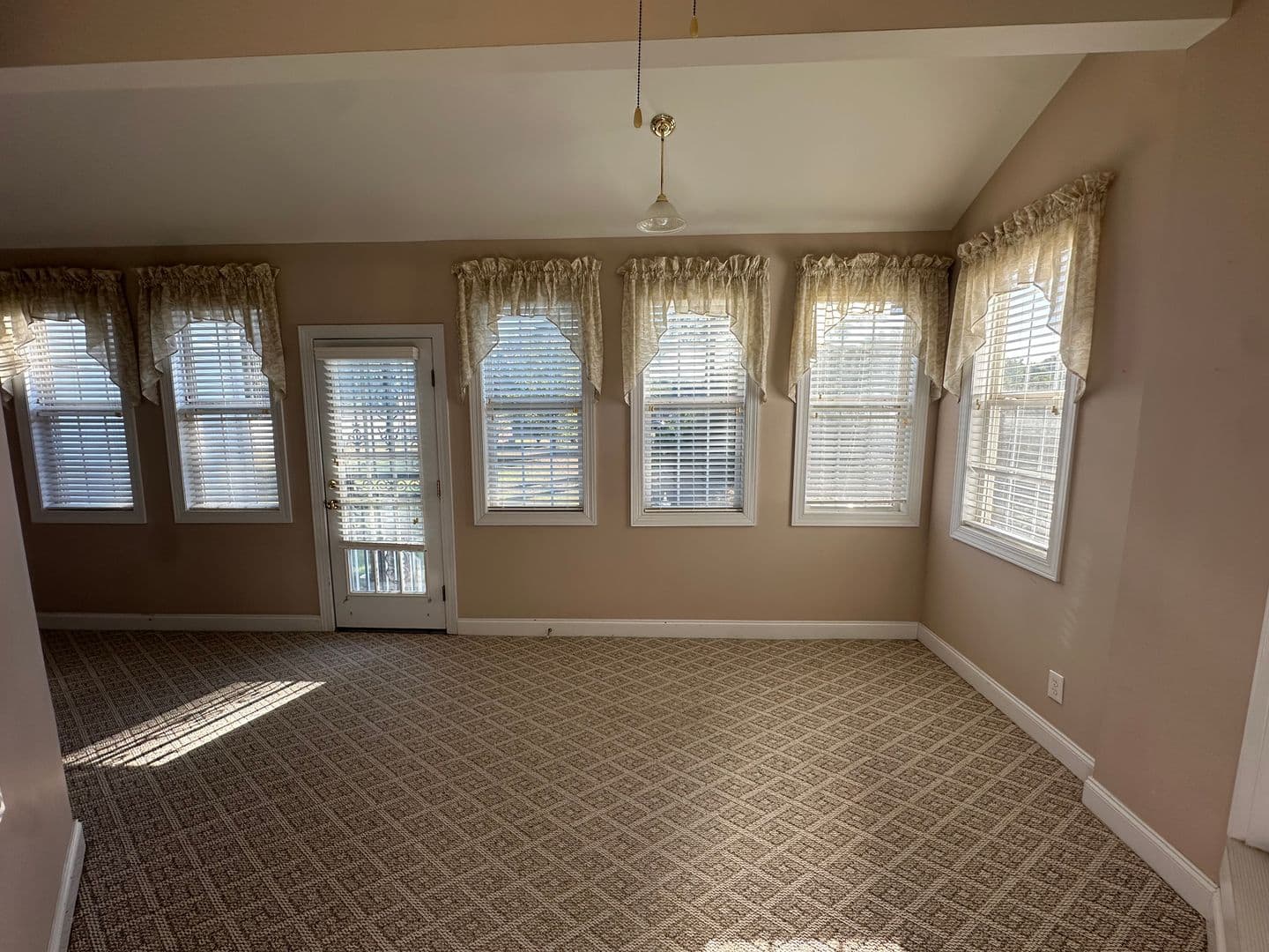 Jacksonville House: 1012 Carrie Court