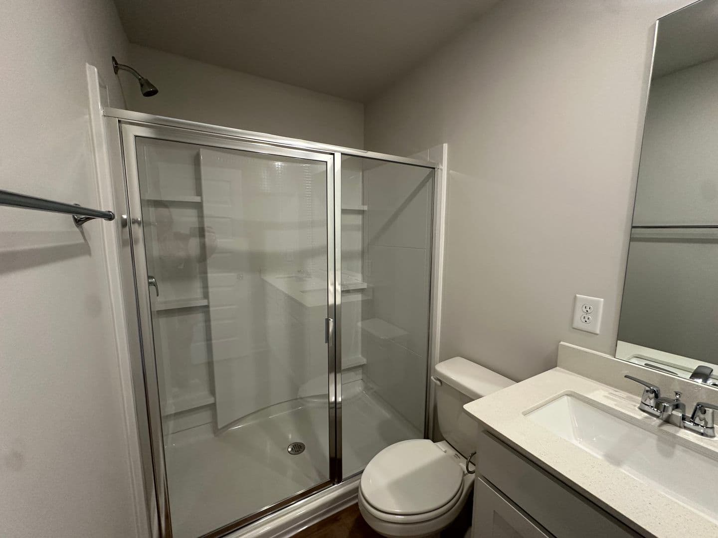 Lincoln House: 222 River Rock St