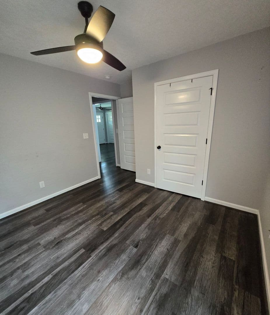 Jacksonville House: 85 Mary Dr