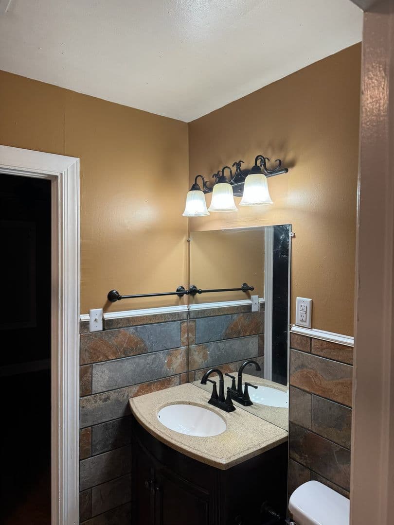 Gadsden House: 1309 Hoke St