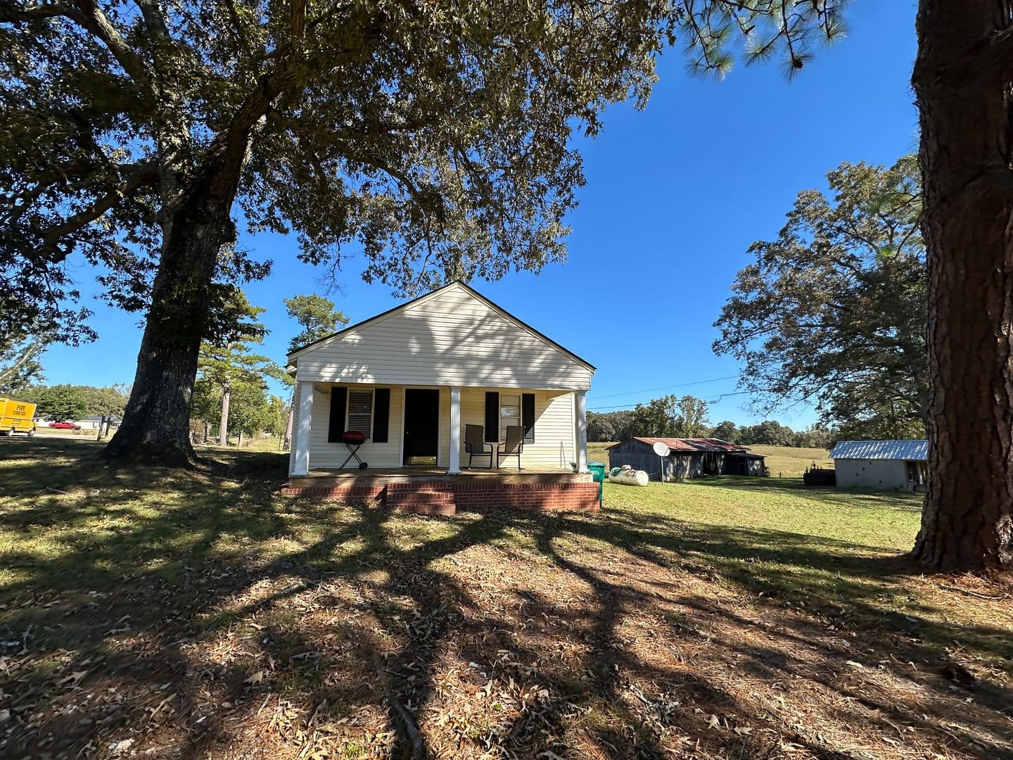 Muscadine House: 22438 CO RD