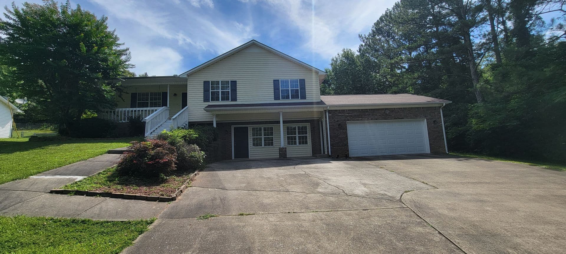 Jacksonville House: 968 Littlejohn Rd