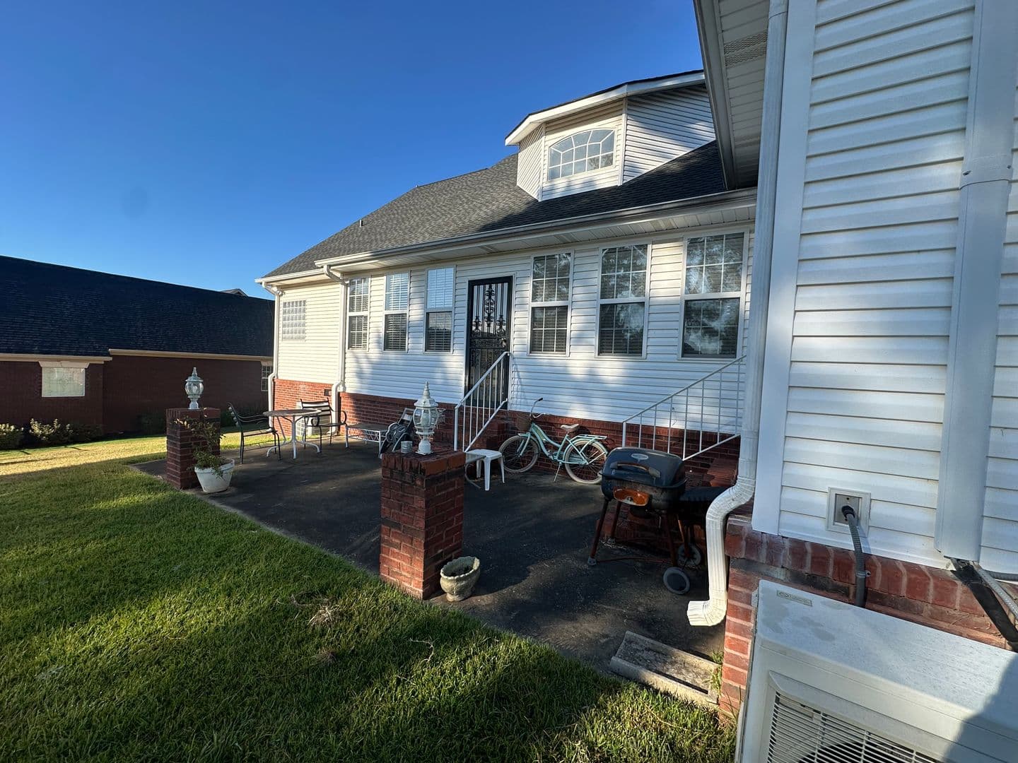 Jacksonville House: 1012 Carrie Court
