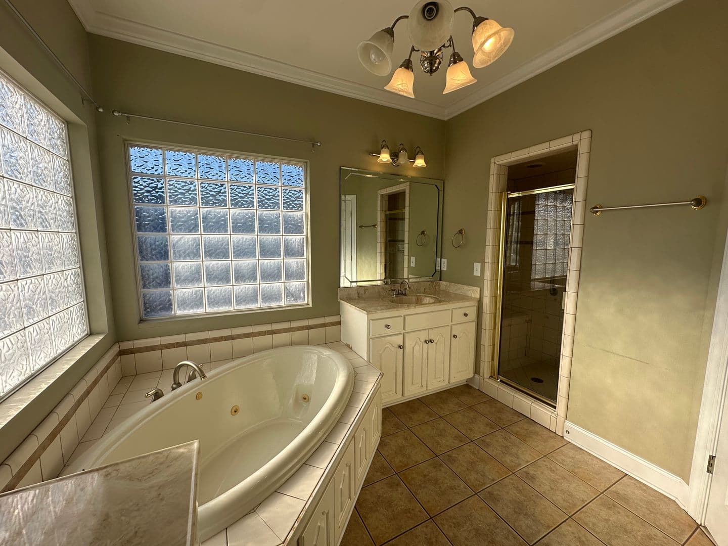 Jacksonville House: 1012 Carrie Court