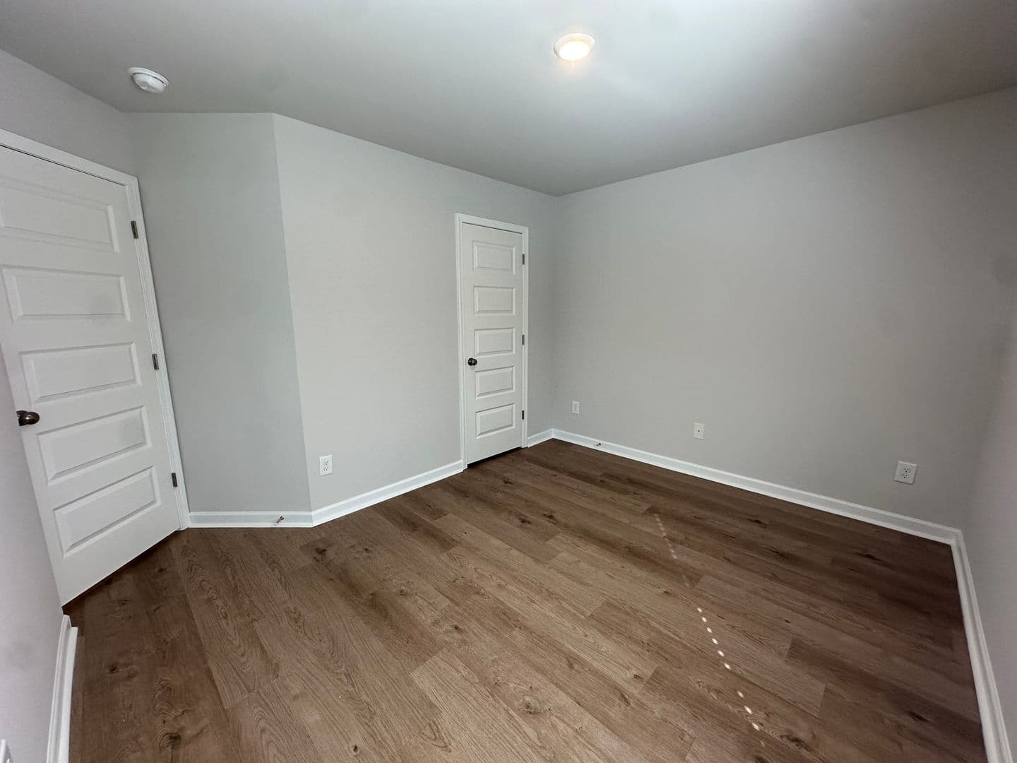 Lincoln House: 222 River Rock St