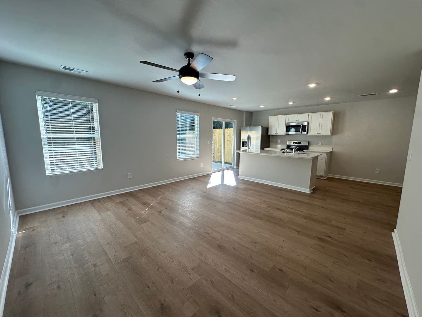 Lincoln House: 222 River Rock St