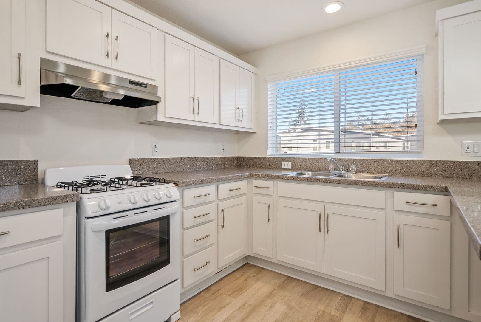 San Luis Obispo Apartment: 550 Higuera St