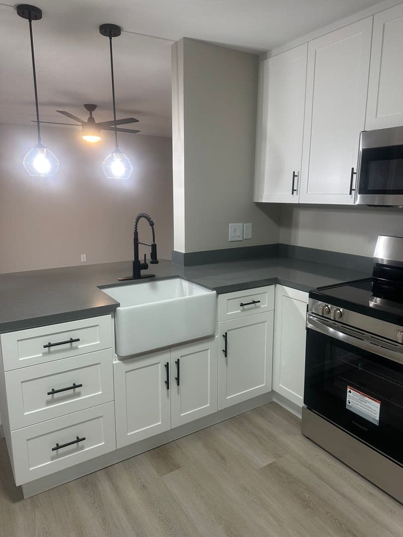 Capitola Apartment: 501 Plum Street