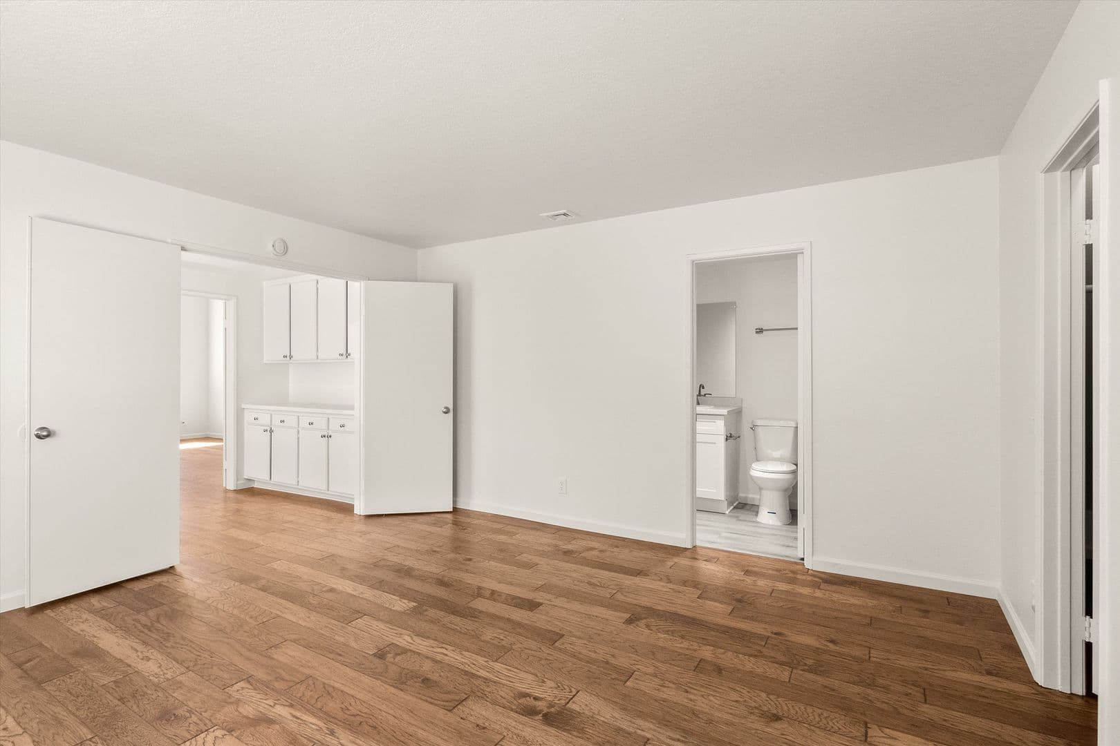 Oxnard Townhome: 744 Rialto Street