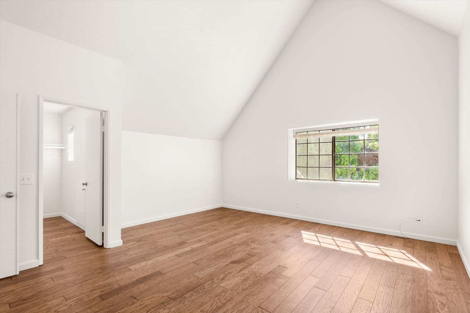 Oxnard Townhome: 744 Rialto Street
