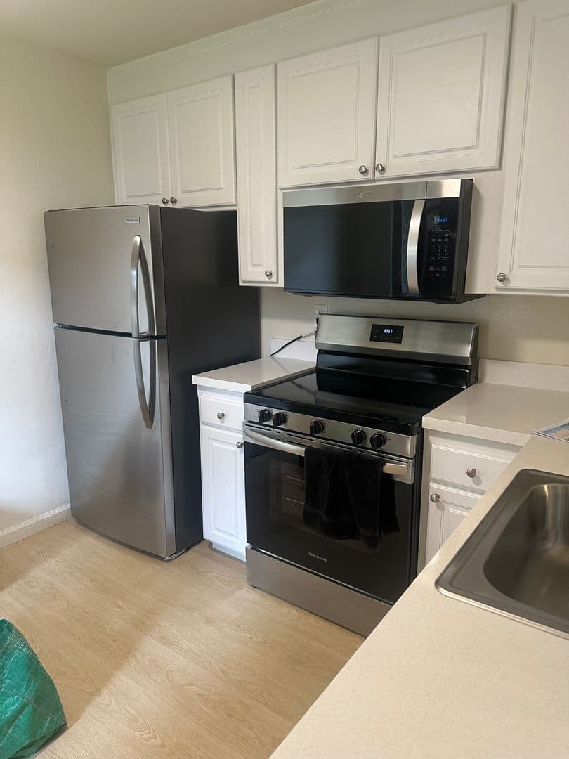 Capitola Apartment: 501 Plum Street