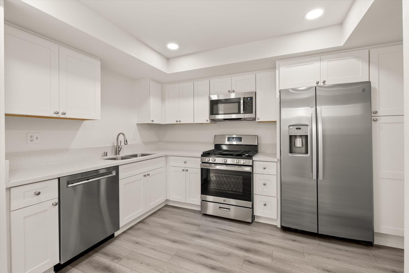 Oxnard Townhome: 744 Rialto Street