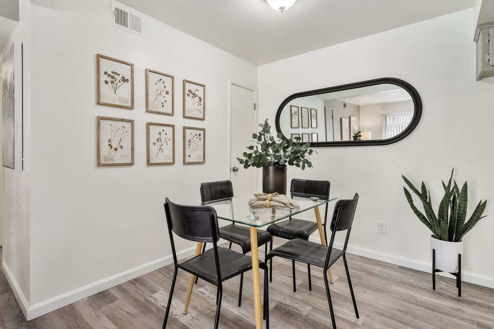 Atascadero Apartment: 9401 Jornada