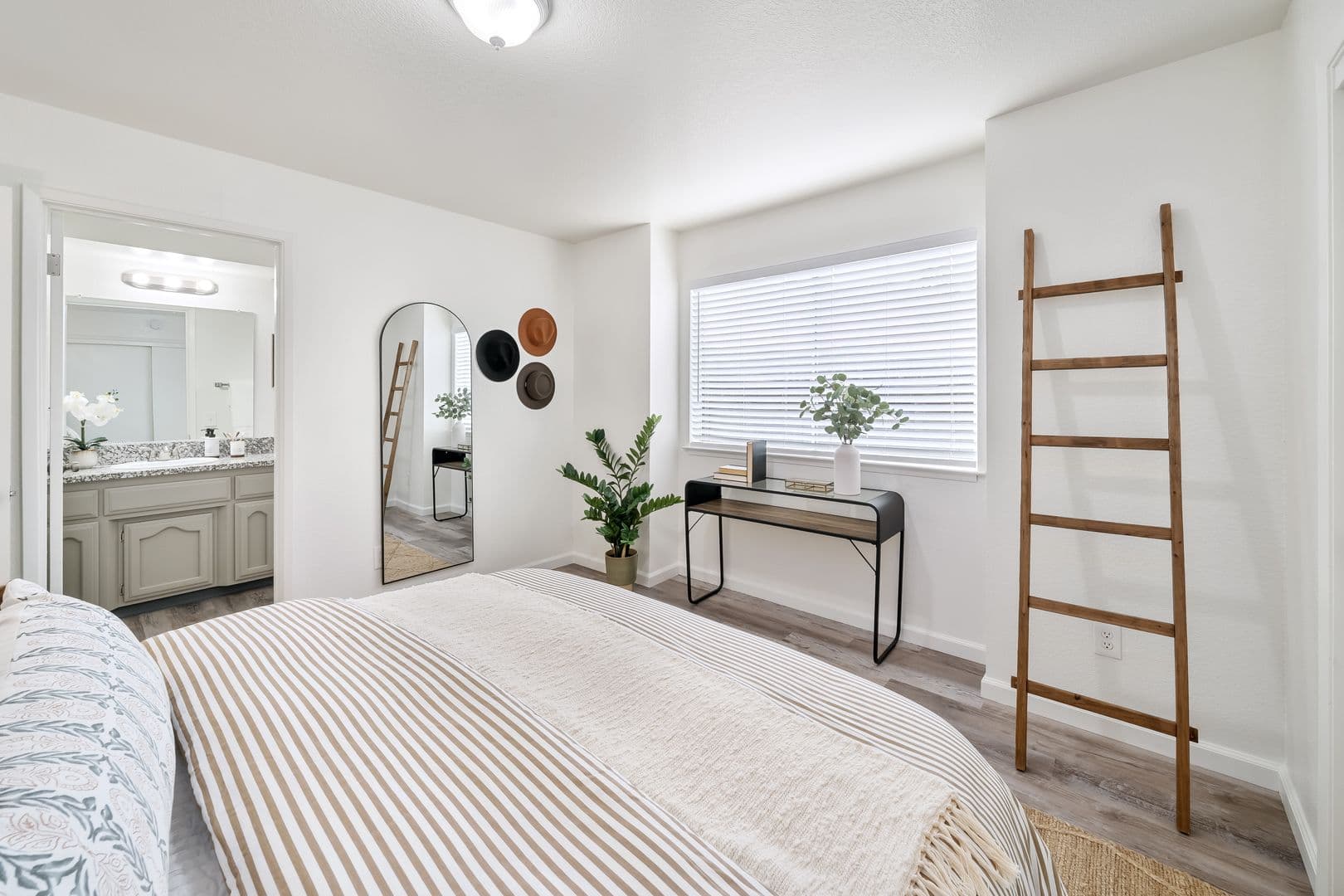 Atascadero Apartment: 9401 Jornada