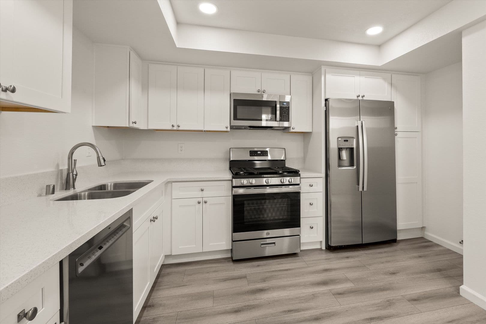 Oxnard Townhome: 744 Rialto Street