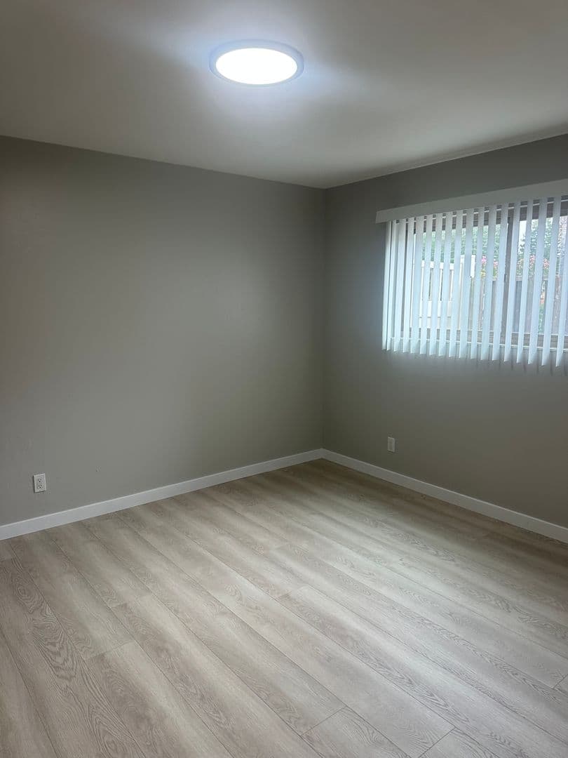 Capitola Apartment: 501 Plum Street
