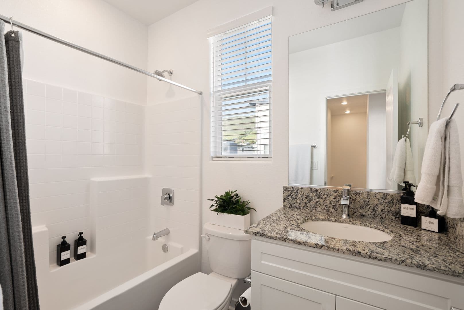 San Luis Obispo Apartment: 1220 Sponza Drive