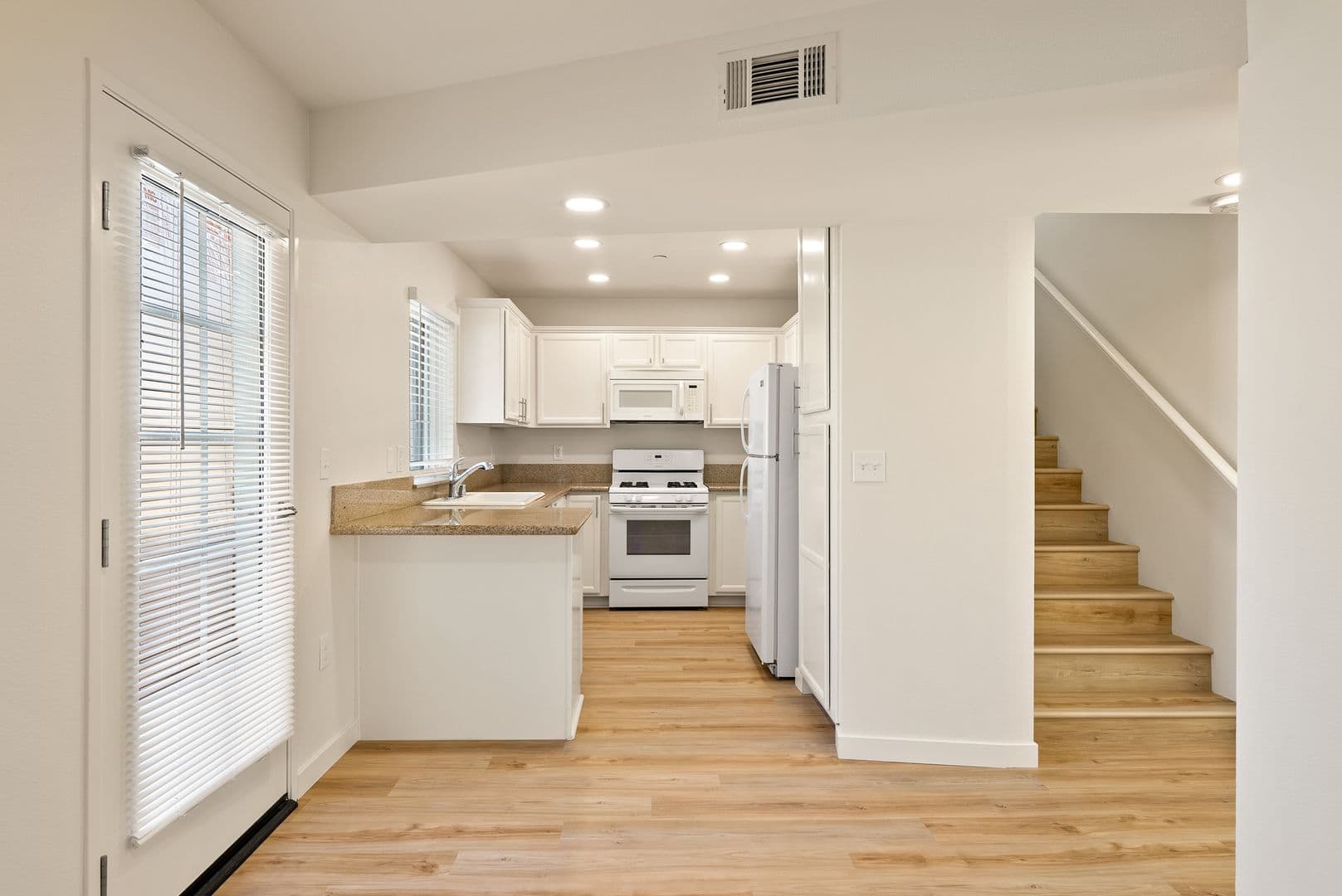 San Luis Obispo Apartment: 3350-3392 Rockview