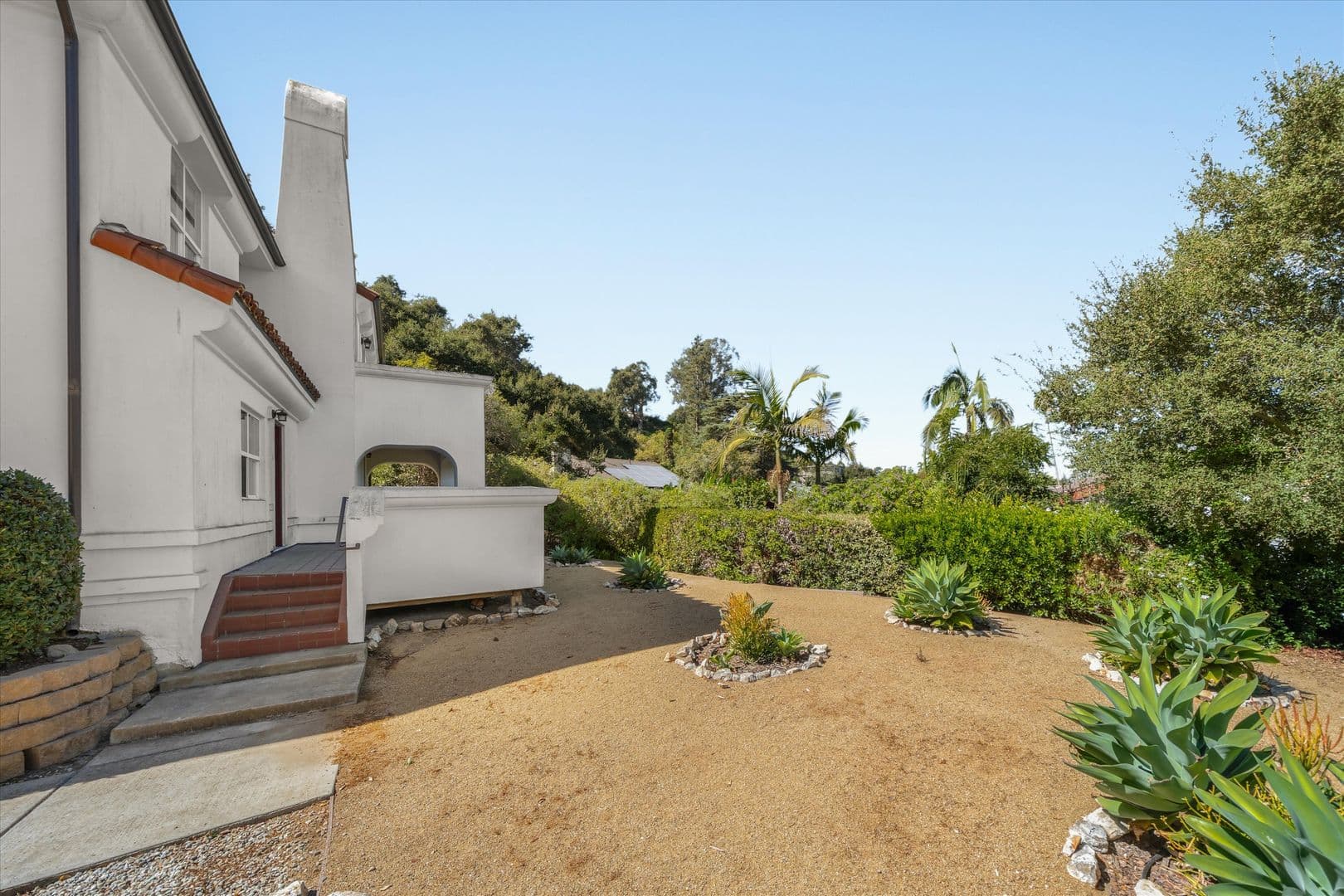 Santa Barbara Apartment: 1001-1009 Chino Street