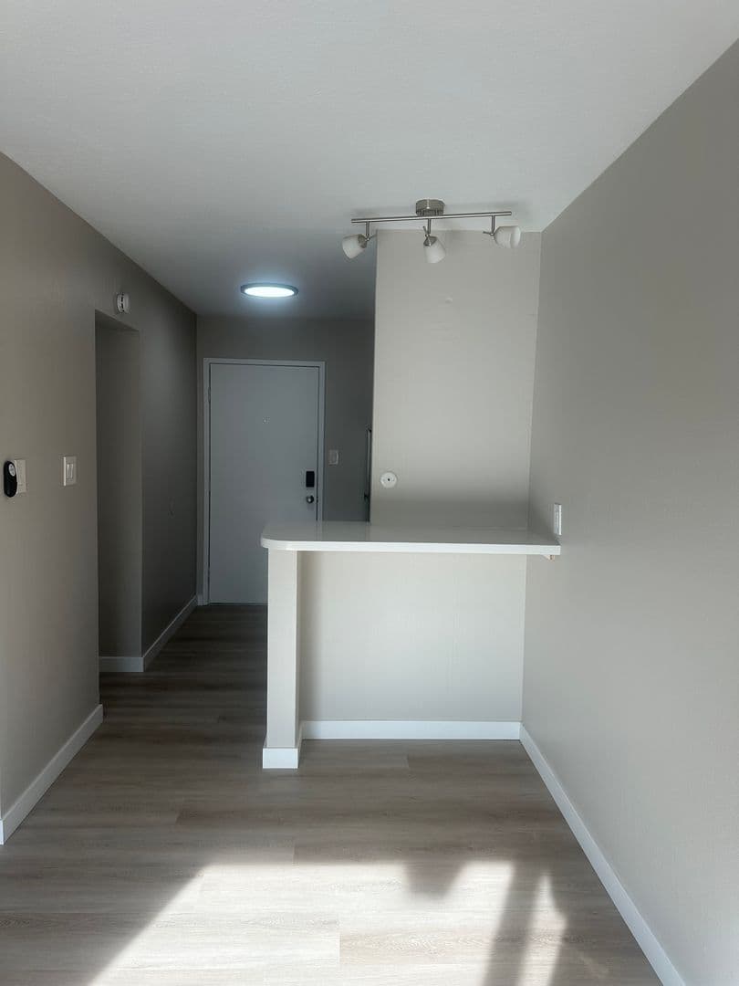 Capitola Apartment: 501 Plum Street
