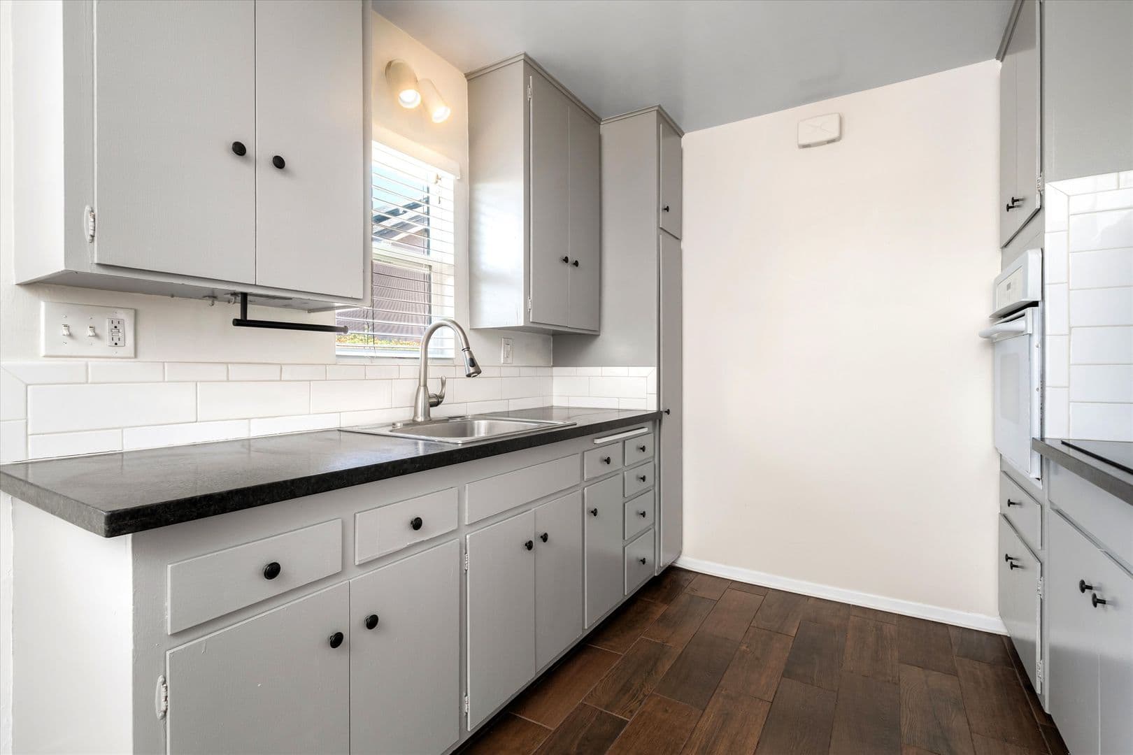 Santa Barbara Apartment: 1223 Garden Street