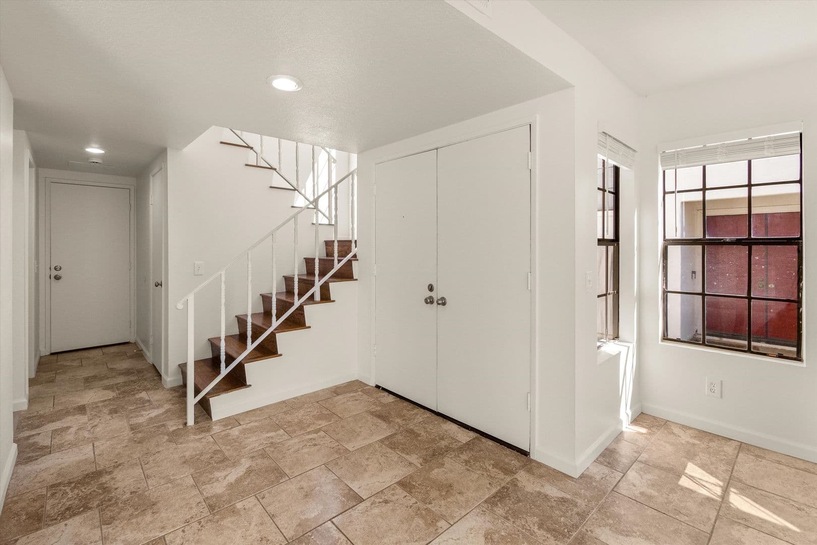 Oxnard Townhome: 744 Rialto Street