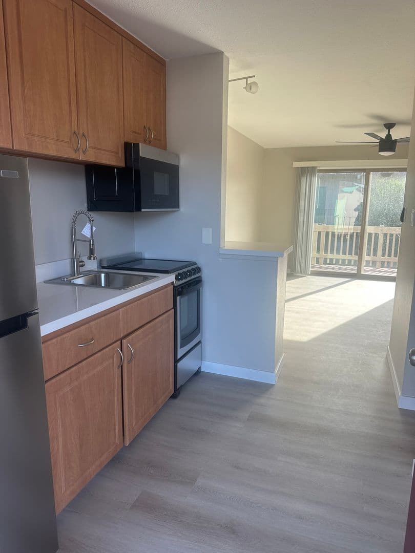 Capitola Apartment: 501 Plum Street