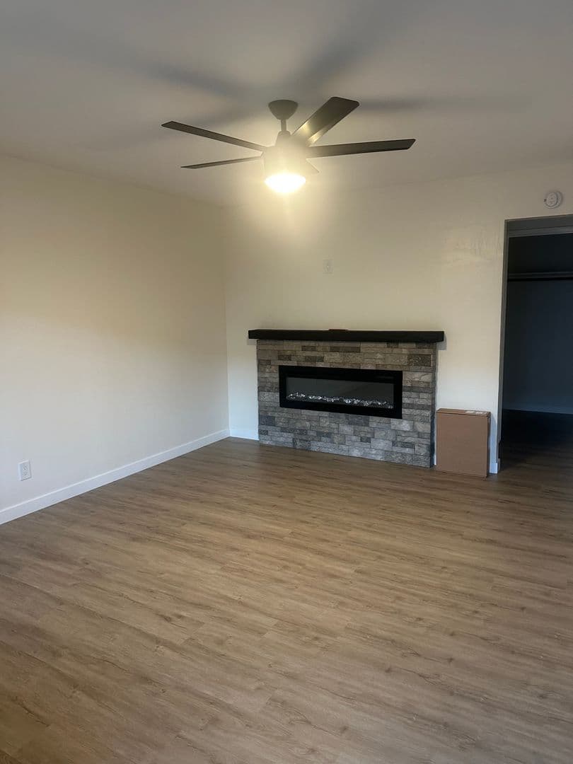 Capitola Apartment: 501 Plum Street
