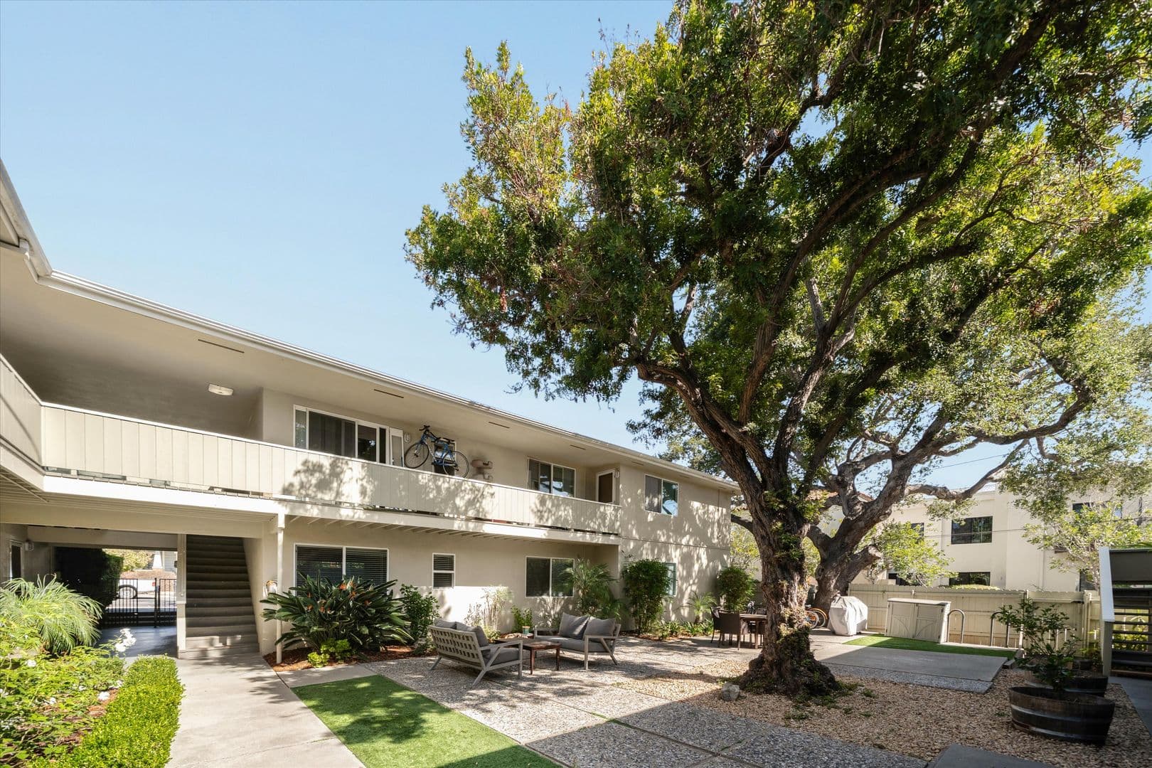 Santa Barbara Apartment: 1223 Garden Street