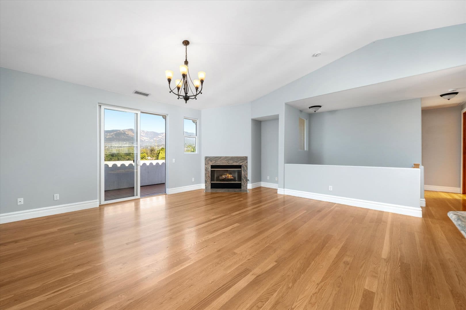Santa Barbara Apartment: 1001-1009 Chino Street