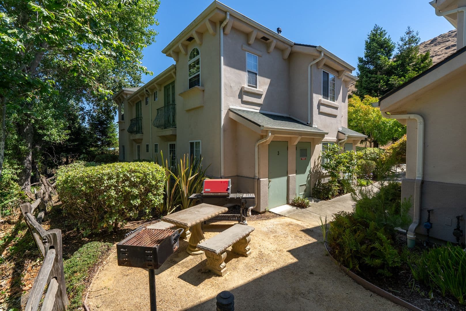San Luis Obispo Apartment: 3350-3392 Rockview