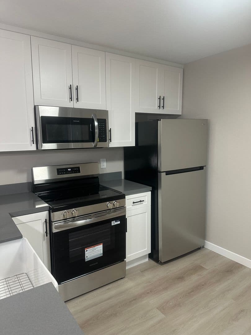 Capitola Apartment: 501 Plum Street